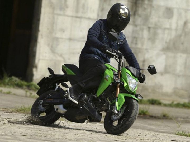 Kawasaki Z125 action