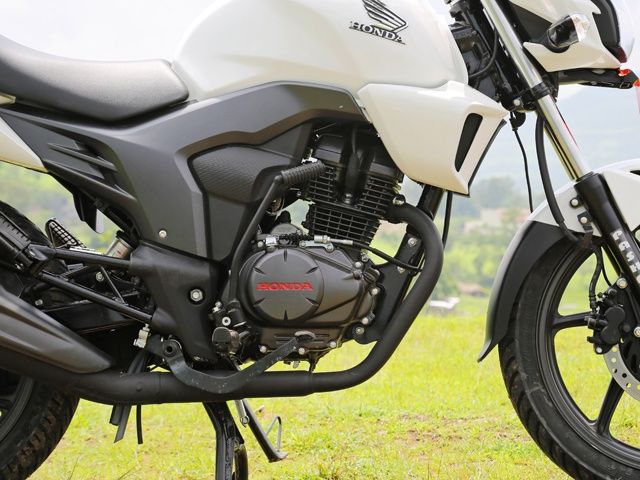 Honda cb trigger vs fz s #4